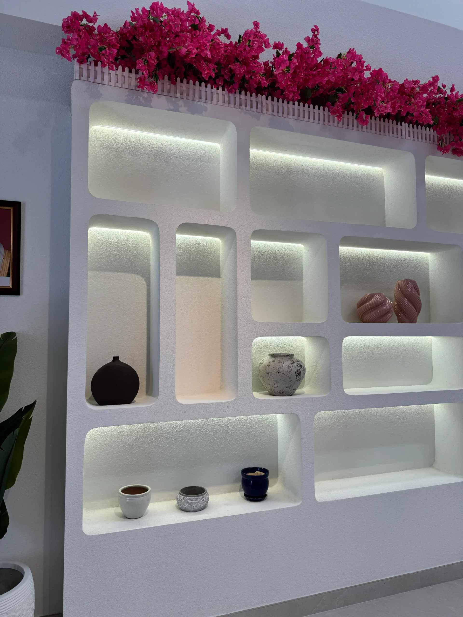Microcement wall finishes and modern design