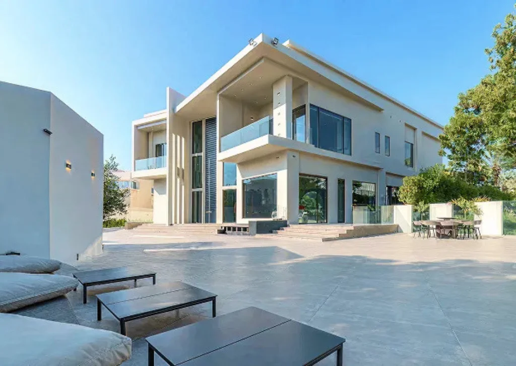 Villa Renovation in Emirates Hills Dubai